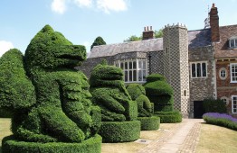 Hall Place 5
