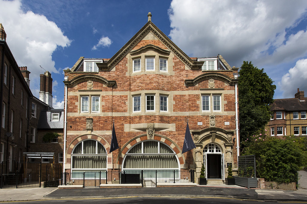One Warwick Park Hotel 1