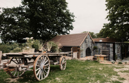 Oak Tree Barn 1