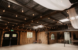 Oak Tree Barn 3