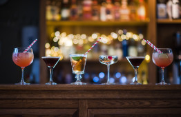 Wedding drinks by Fleur Challis Photography