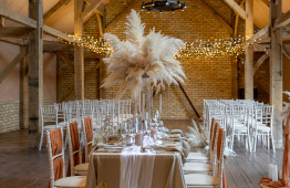 TheCrownInnBarnStyledShoot40