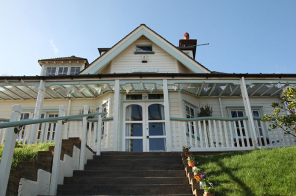 Beacon House beachside wedding venue