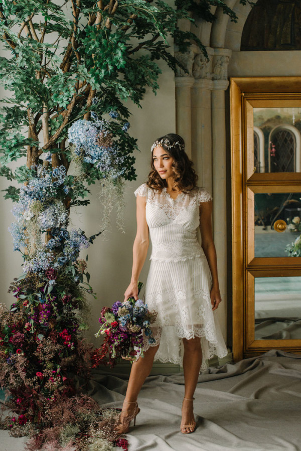 Short lace wedding dress
