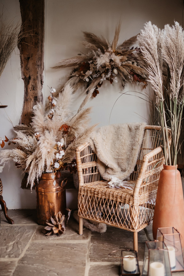 Dried flower wedding decor