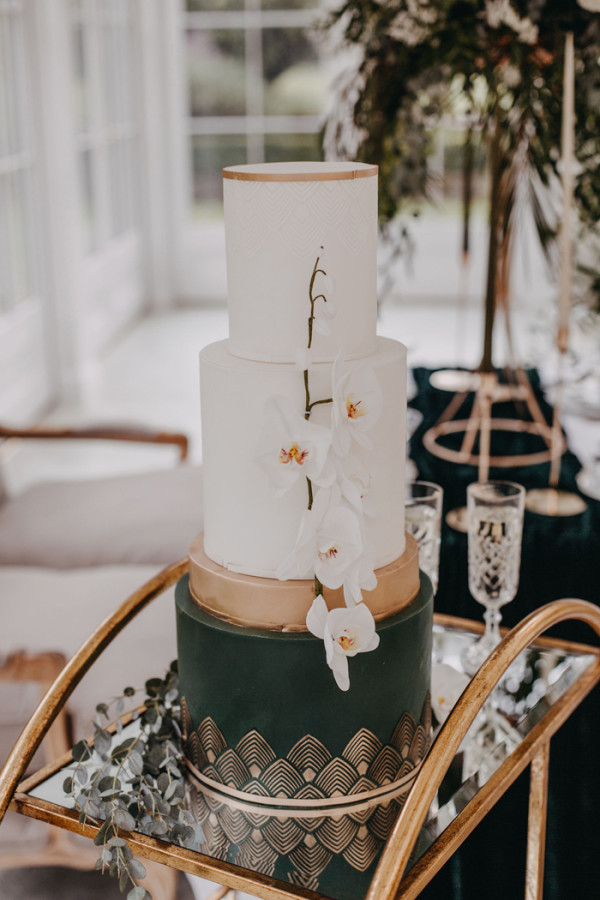 Art deco wedding cake 