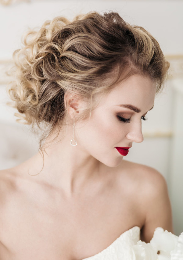 Winter bridal beauty